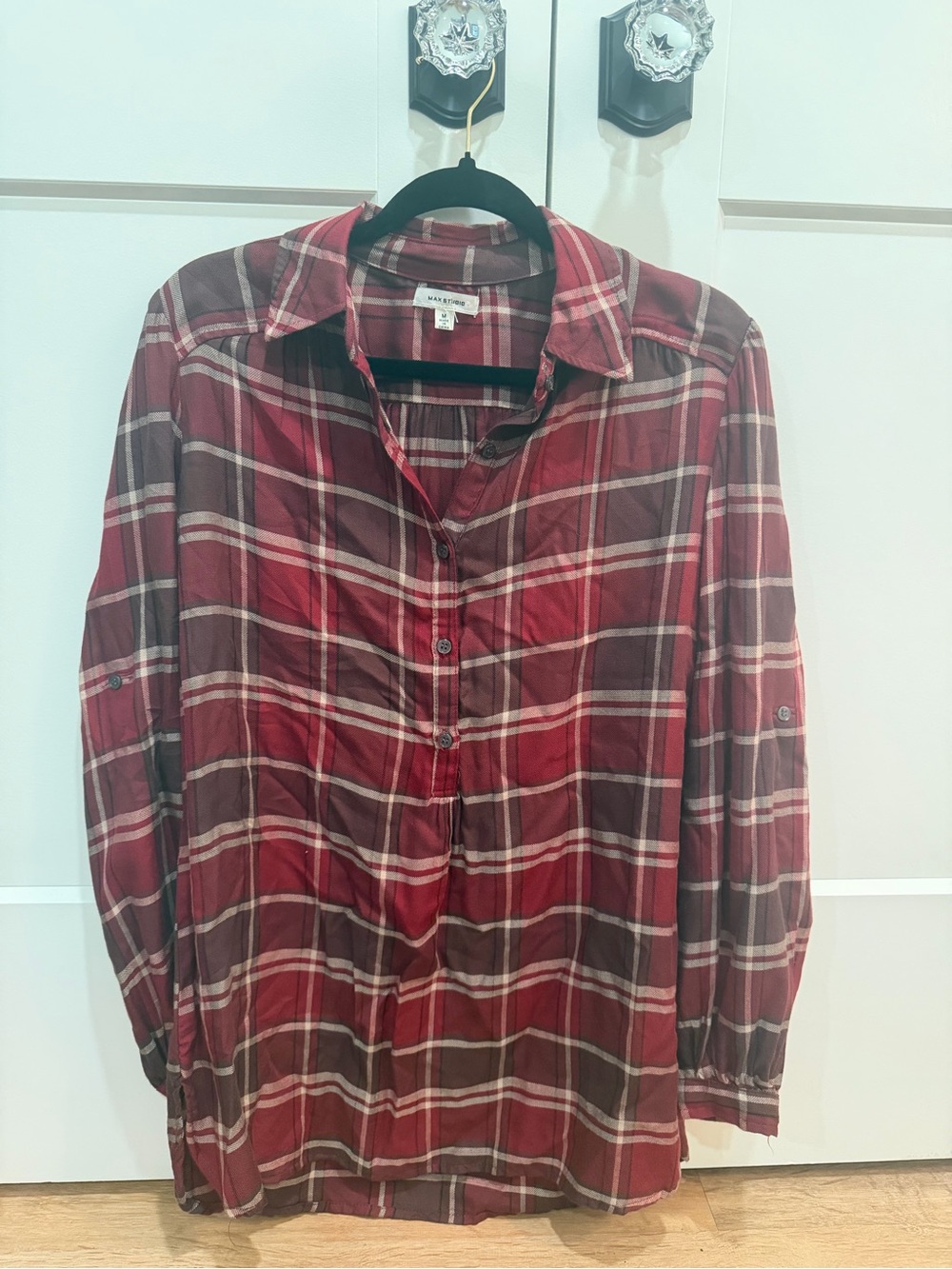Max Studio Women’s Plaid Tunic Top Size M Burgundy Red Roll Tab Sleeve